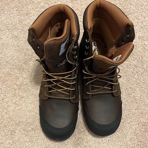 Carhartt work boots, brand new, never worn, 3M Thinsulate, size US 10